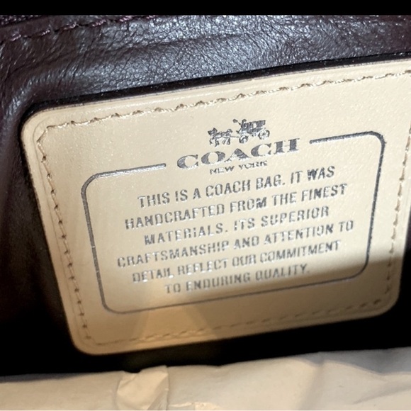 Coach Nomad in Beechwood 36026 - Picture 6 of 8